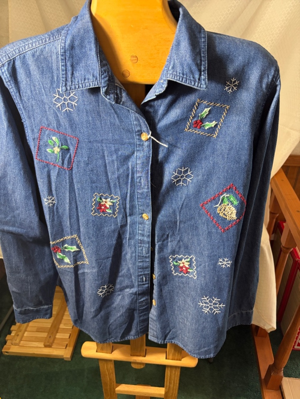 Women’s Embroidered Denim Holiday Shirt - Blue